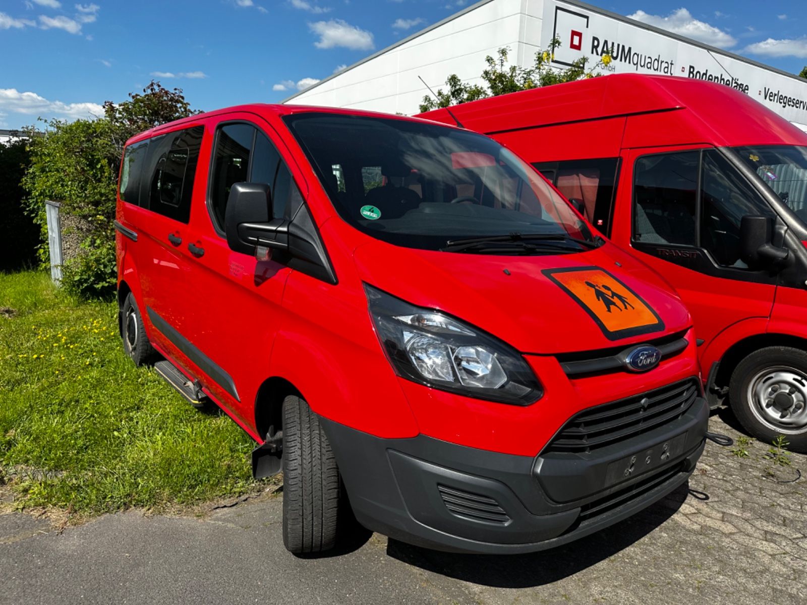 Fahrzeugabbildung Ford Transit Custom Kombi 9 Sitzer 1626 Motorschaden