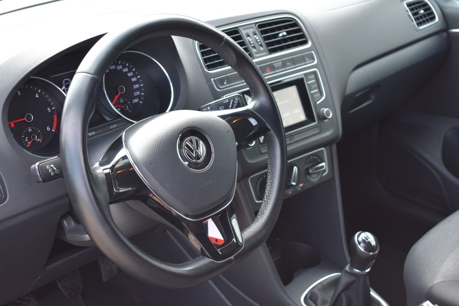 Fahrzeugabbildung Volkswagen Polo V Comfortline/KLIMA/PDC/SITZHEIZUNG/