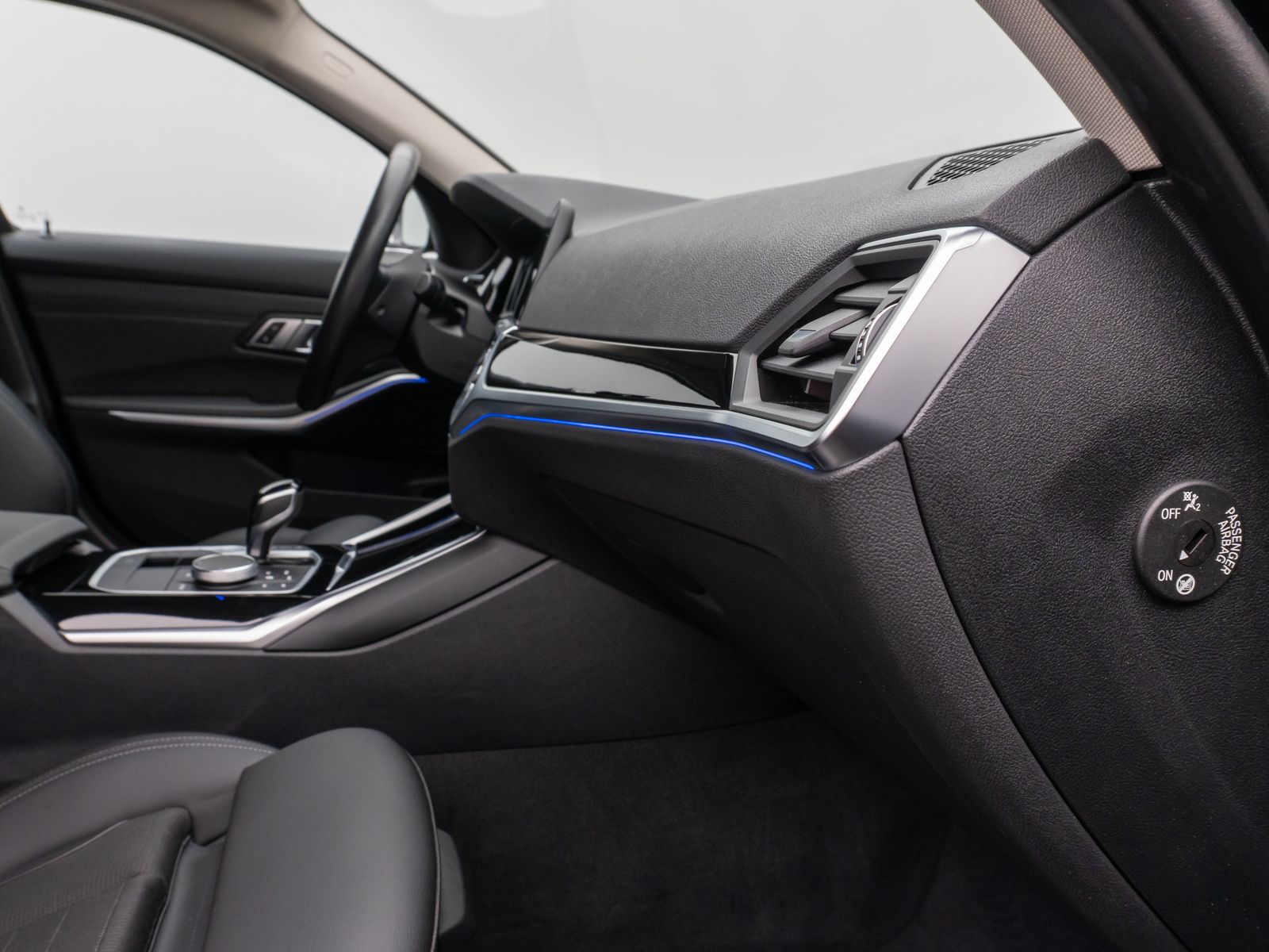 Fahrzeugabbildung BMW 320d SportLine DAB PDC Geschwindigkeitsreg Alarm