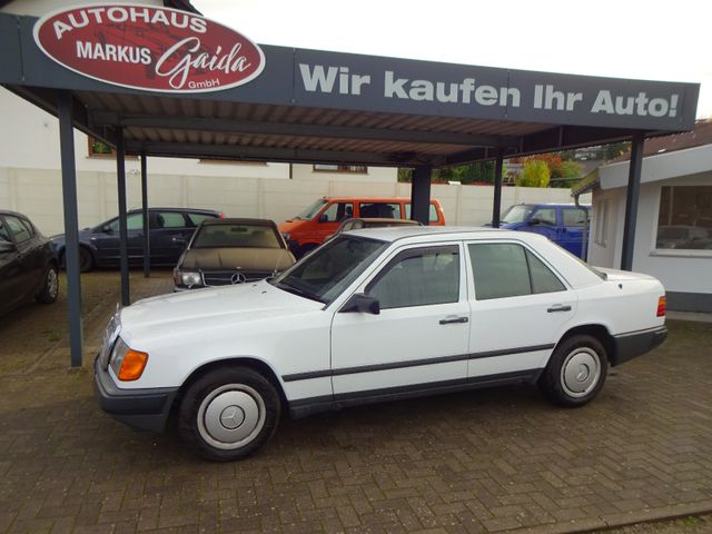 Mercedes-Benz 230 E