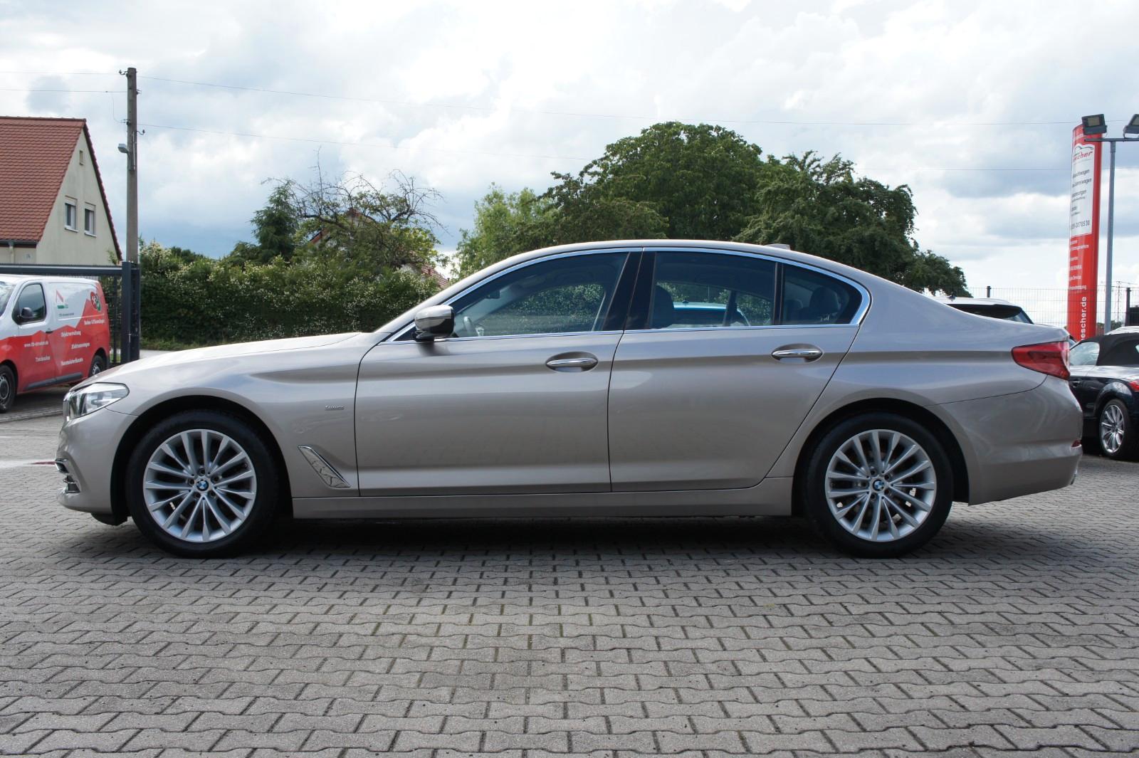 BMW 520d Limousine Luxury-Line *LED*NAVI*KAMERA*AHK*
