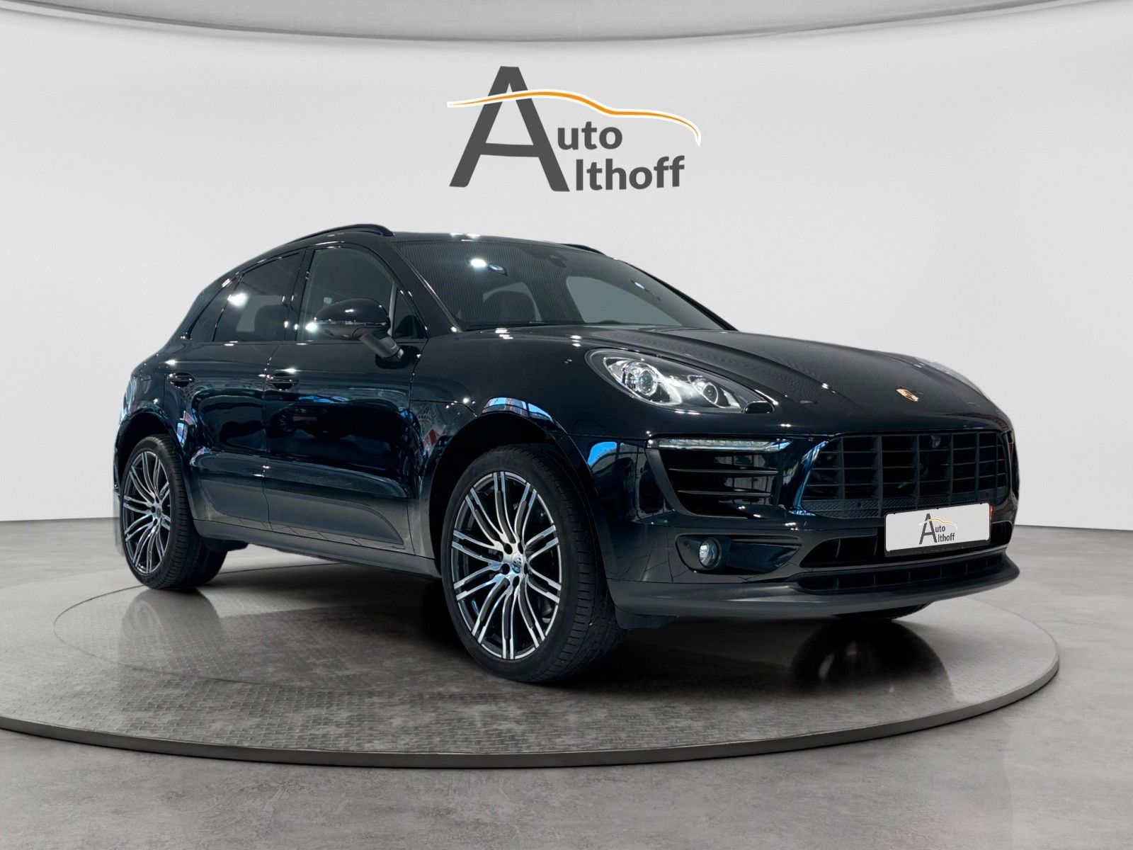 PORSCHE Macan