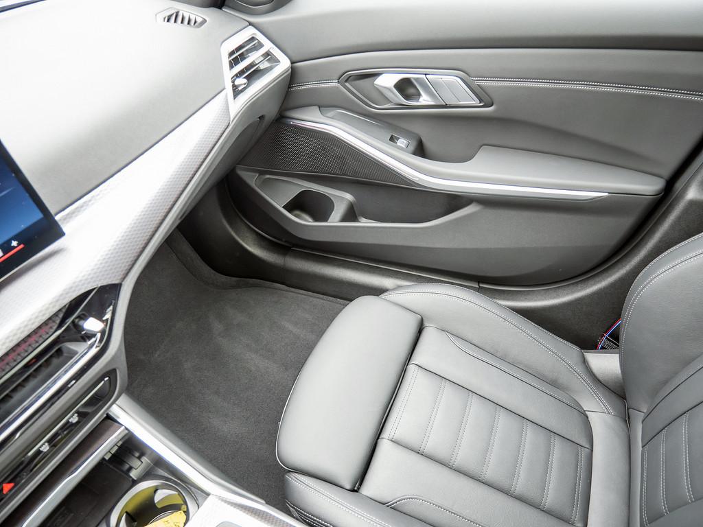 BMW M340i Touring xDrive MEMORY NAVI HUD PANO 360°