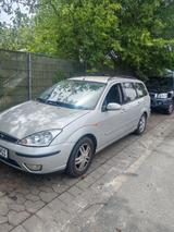 Ford Focus 1.6 - - Ford Focus aus 2002: Kombi