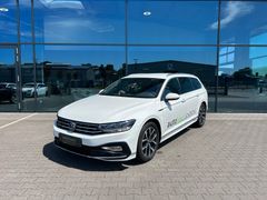 Fahrzeugabbildung Volkswagen Passat Variant 2.0 TDI DSG R-Line LED ACC Kamera