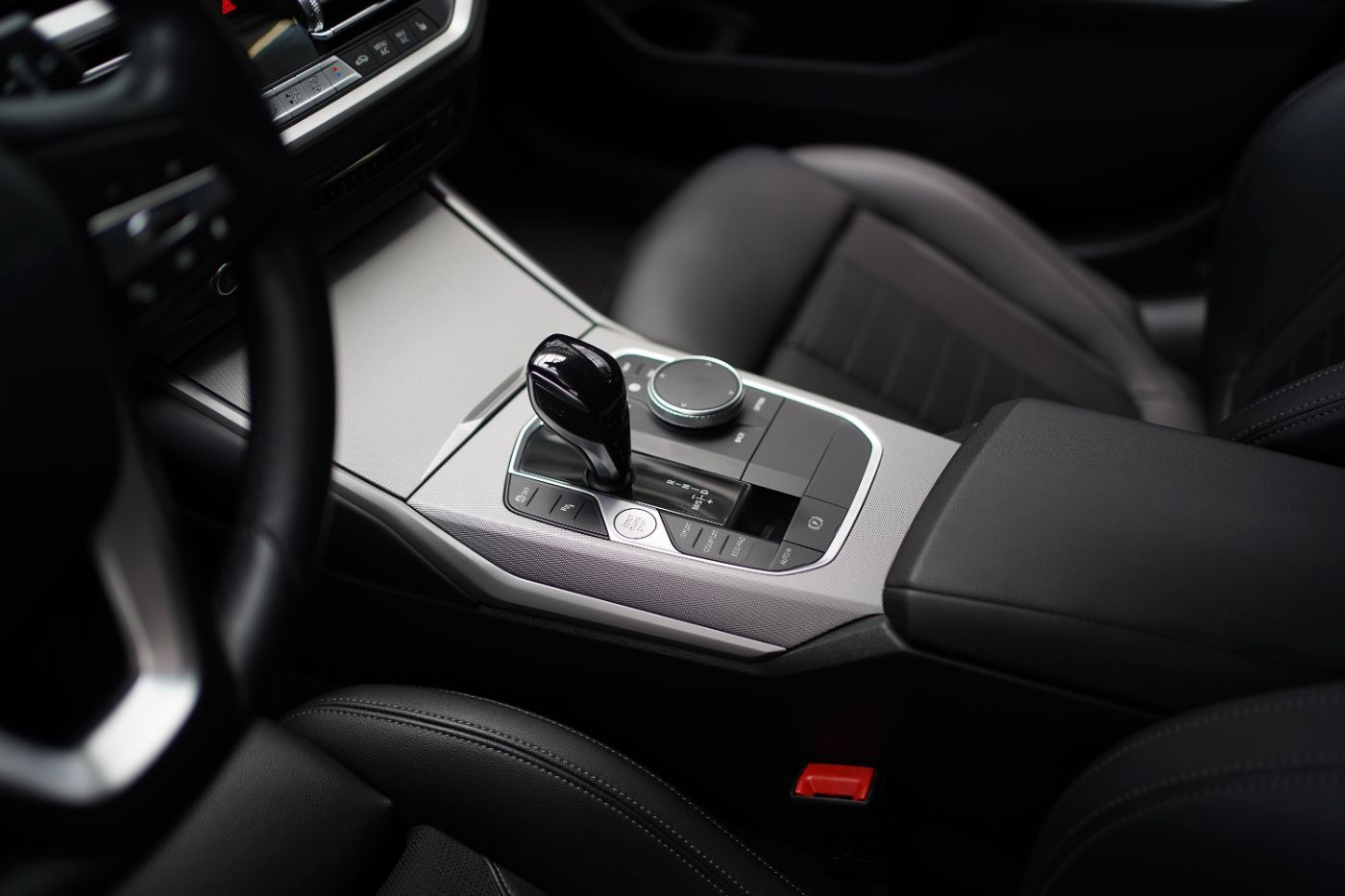 Fahrzeugabbildung BMW 320d Advantage +Teilleder+Live Cockpit Prof.+PDC