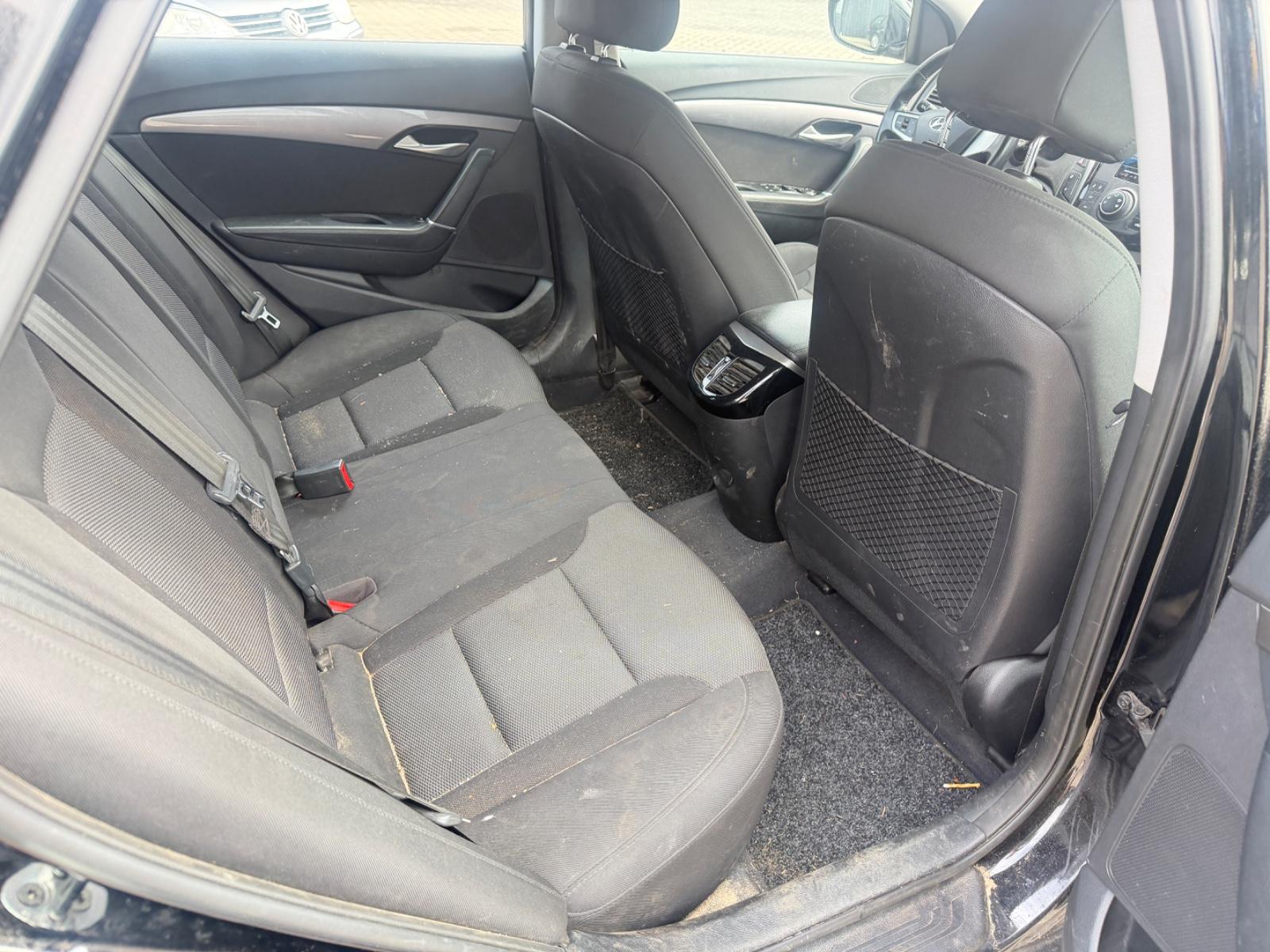 Hyundai i40 2013 — photo 11