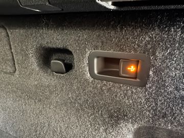 Fahrzeugverkauf 29 Volkswagen Tayron 1.5 eTSI 110 kW Life 7-Sitze AHK