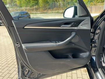 صورة 8 لـ 2023 BMW IX3