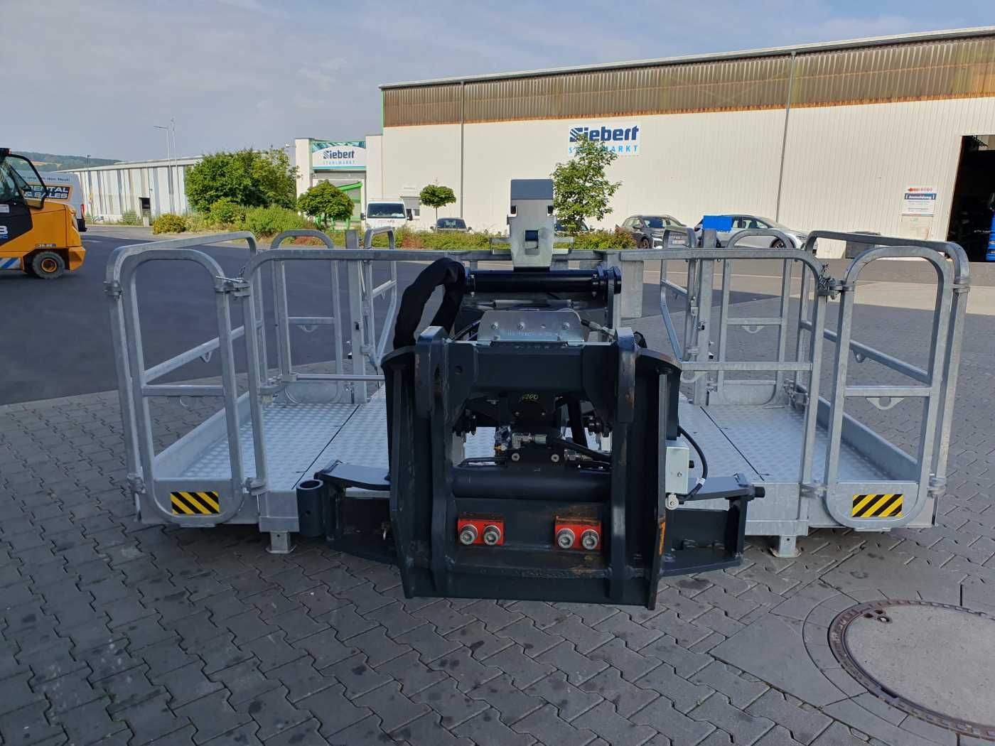 Fahrzeugabbildung Andere Magni Arbeitskorb drehbar & ausziehbar 1.000 kg