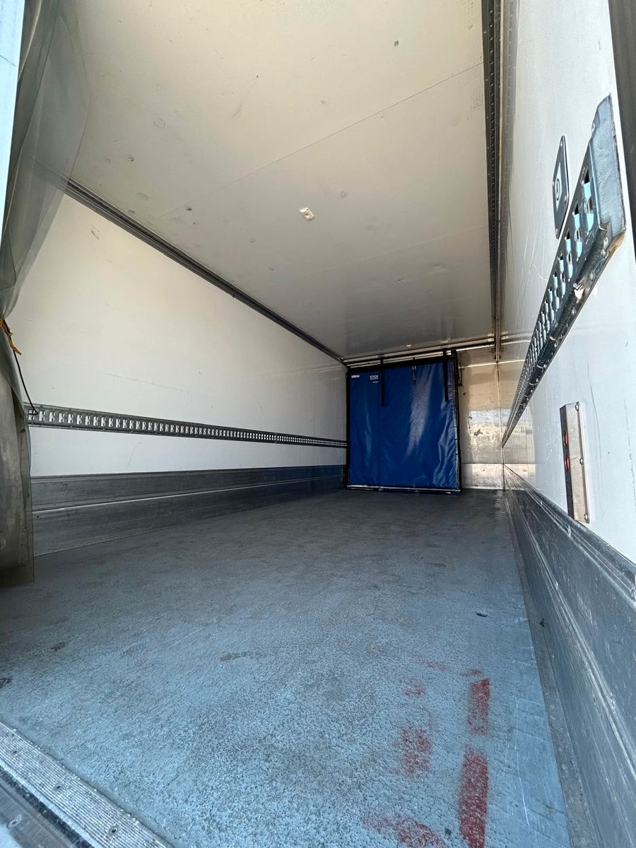 Fahrzeugabbildung Iveco 120E21 Kühlkoffer, Carrier, Dhollandia