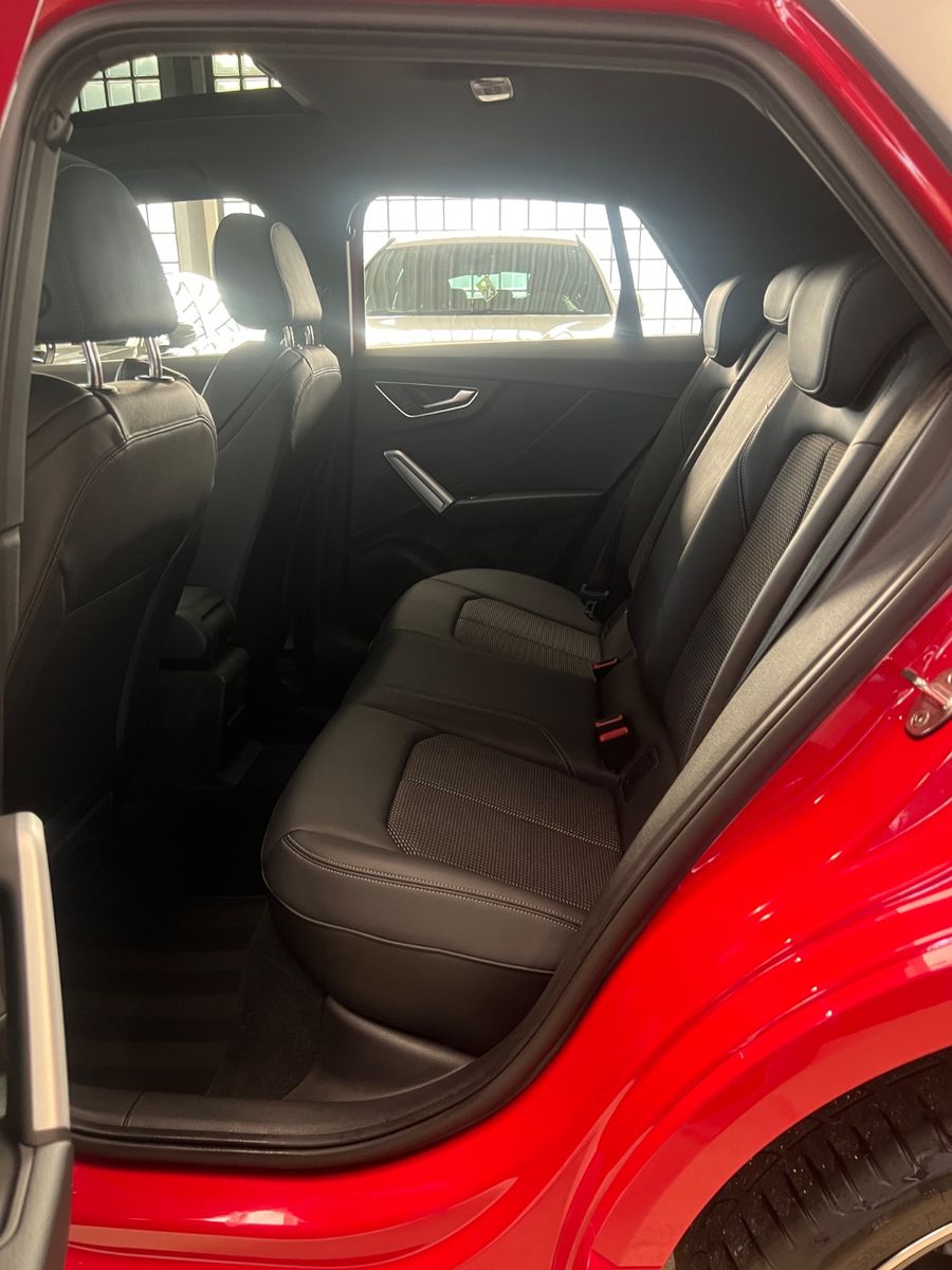 Fahrzeugabbildung Audi Q2 35 TDI quattro S line *PANORAMADACH*