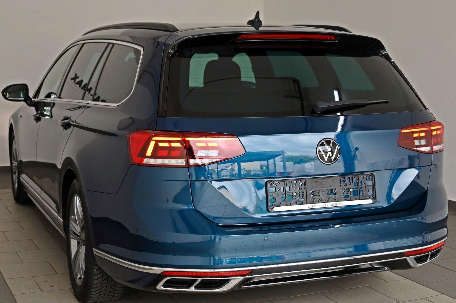 Fahrzeugabbildung Volkswagen Passat Variant R Line TLeder,Navi,LED,ACC,Kamera