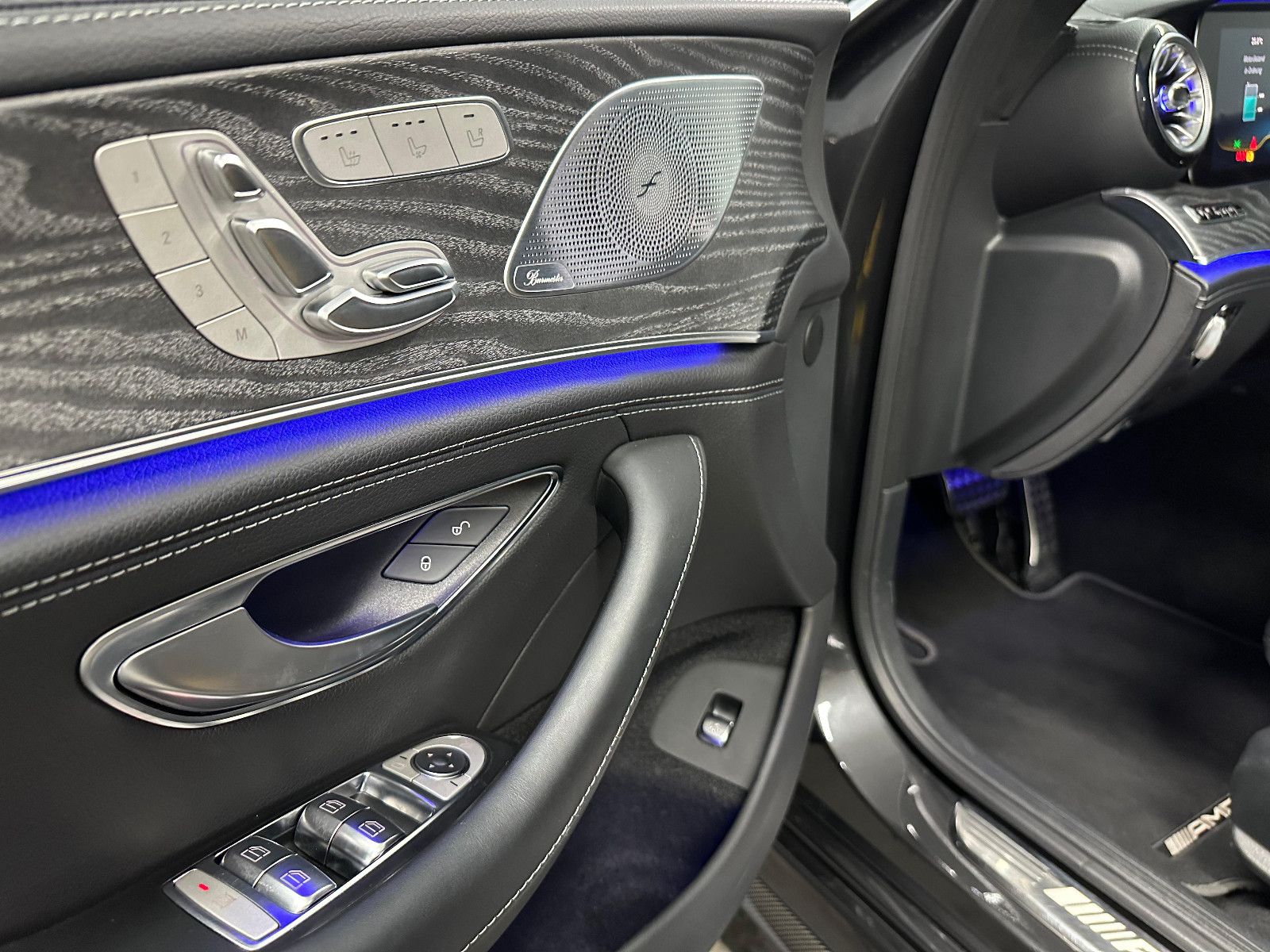 Fahrzeugabbildung Mercedes-Benz AMG GT 63 S 4MATIC+ *KERAMIK*CARBON*STANDH*