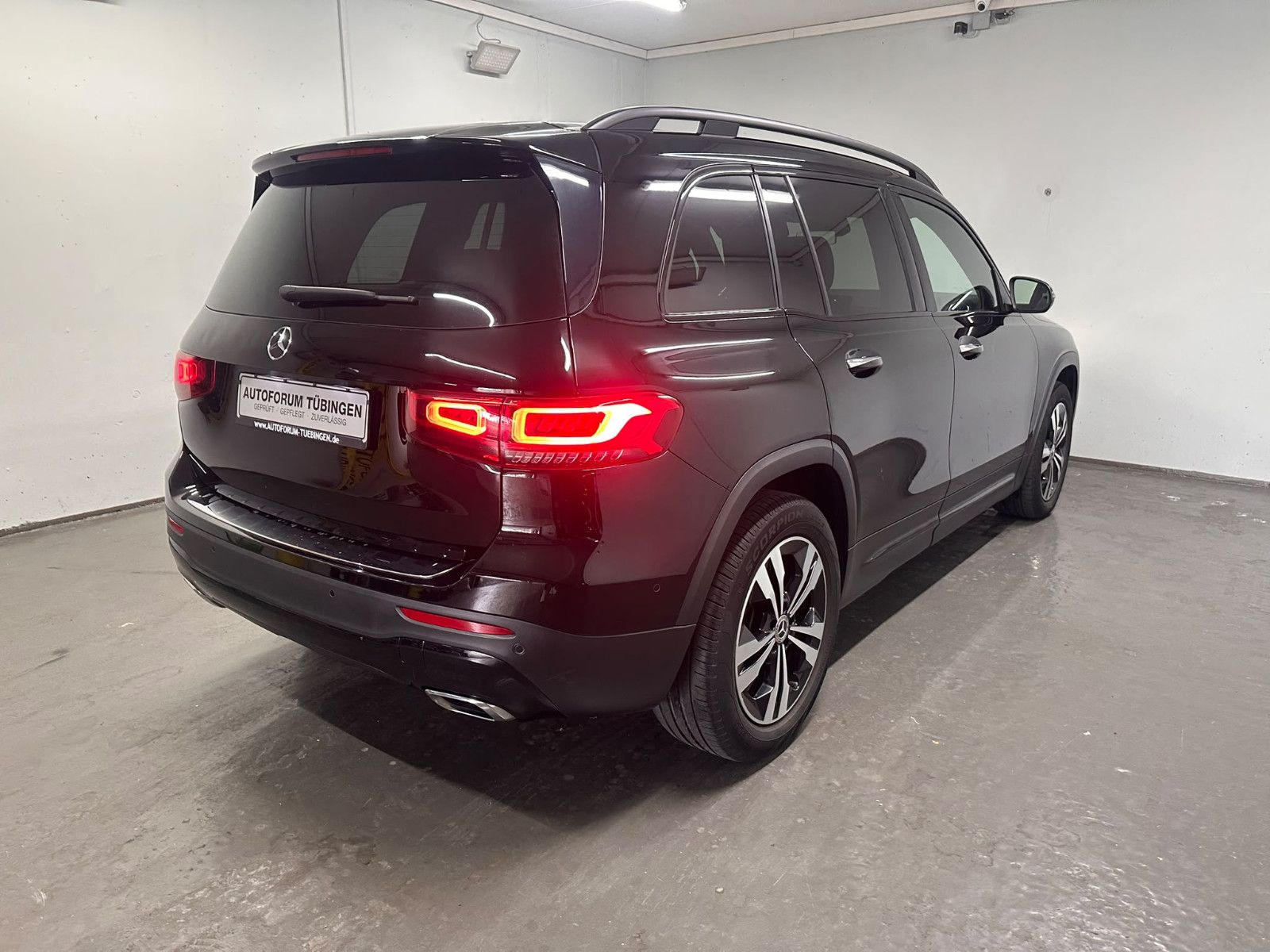 Fahrzeugabbildung Mercedes-Benz GLB 200 d 4MATIC DCT*NIGHT*AHK*KEYLESS*