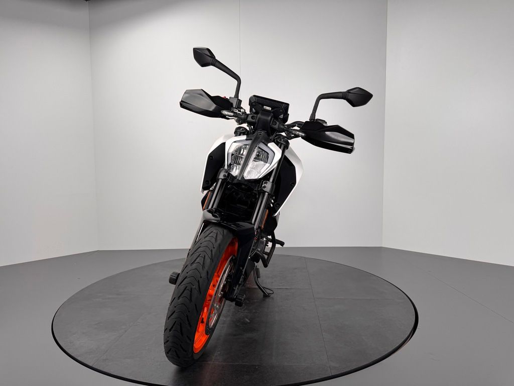 Fahrzeugabbildung KTM DUKE 125 *1.HAND *SERVICE NEU