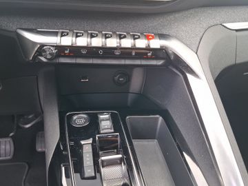 Peugeot 5008 Allure Pack 1.2 136 Kam.+KeyLess+LED+Navi