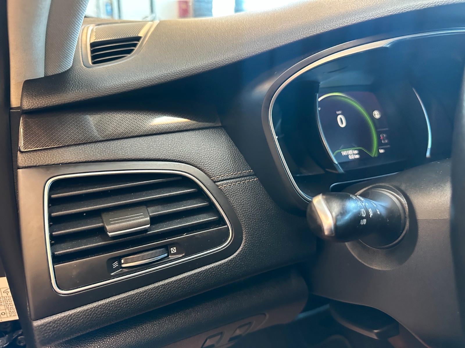 RENAULT TALISMAN 1.6 TCE 200ch - 4CONTROL - CAMÉRA 360° - SIÈGES MASSANTS - NAVIGATION - SIÈGES CHAUFFANTS