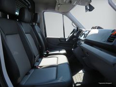 VW Crafter 55 2.0 TDI Kasten MR HD RWD Navi Ahk Rfk VW Crafter 55 2.0 TDI Kasten MR HD RWD Navi Ahk Rfk