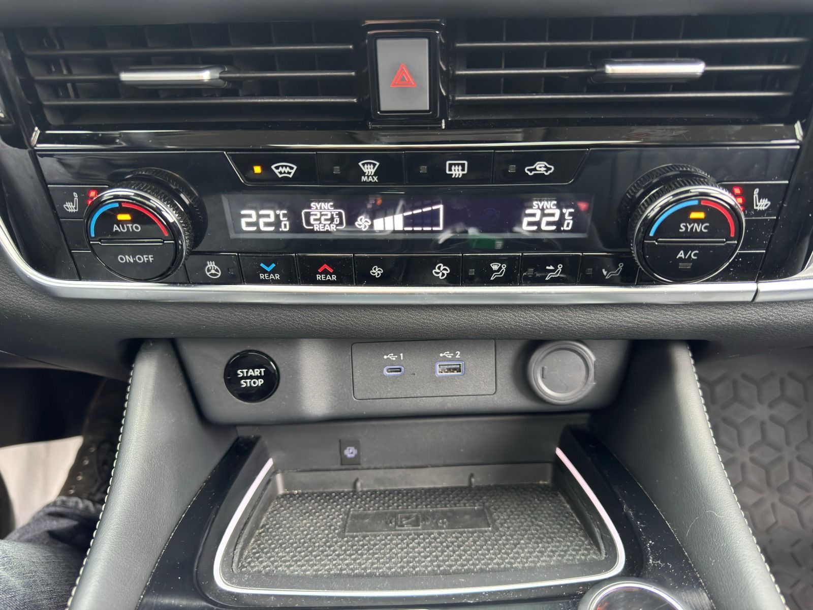 Fahrzeugabbildung Nissan X-Trail 1.5 VC-T e-Power Tekna+ e-4ORCE