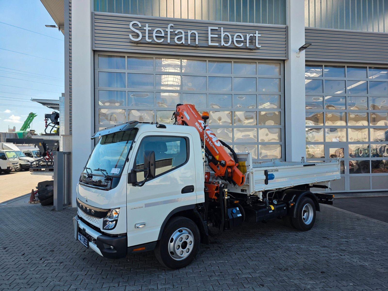 Fahrzeugabbildung Mitsubishi Fuso Canter 7C18 KK Atlas 57.3RC-A2 Funk AHK