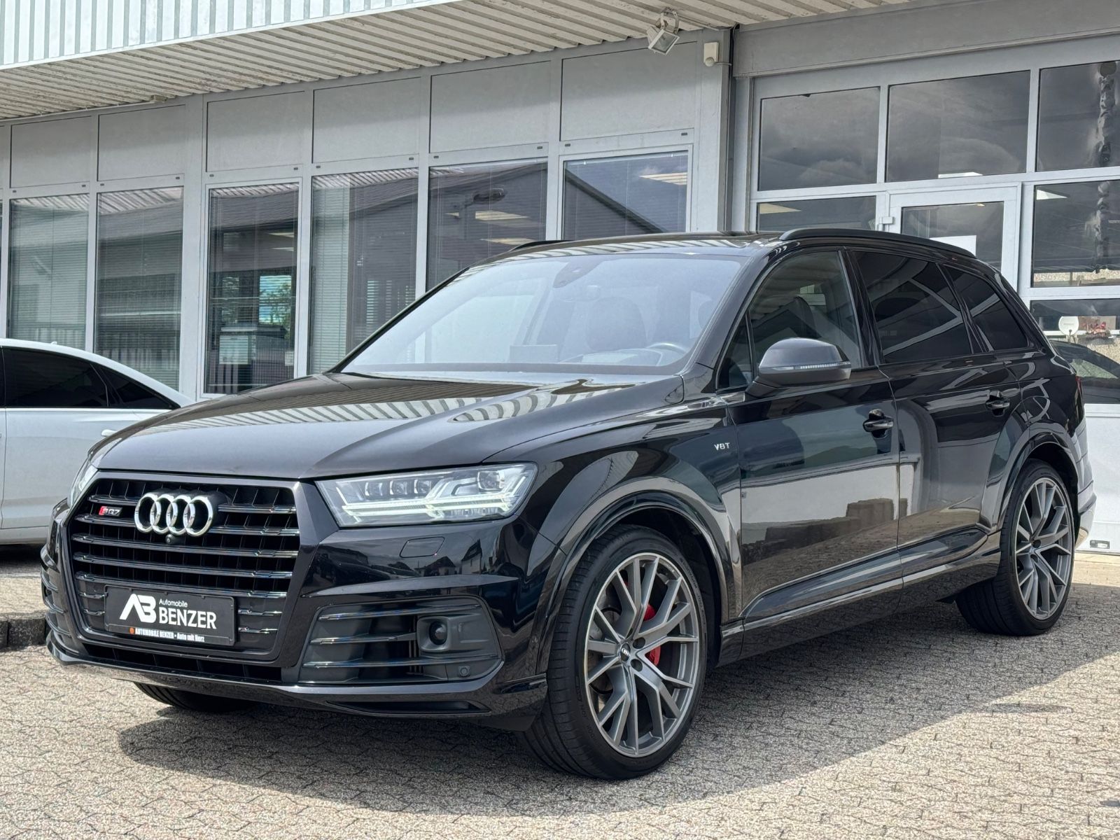 Fahrzeugabbildung Audi SQ7/RAUTEN-SITZE/PANO/AHK/360°Cam/Carbon/BOSE/