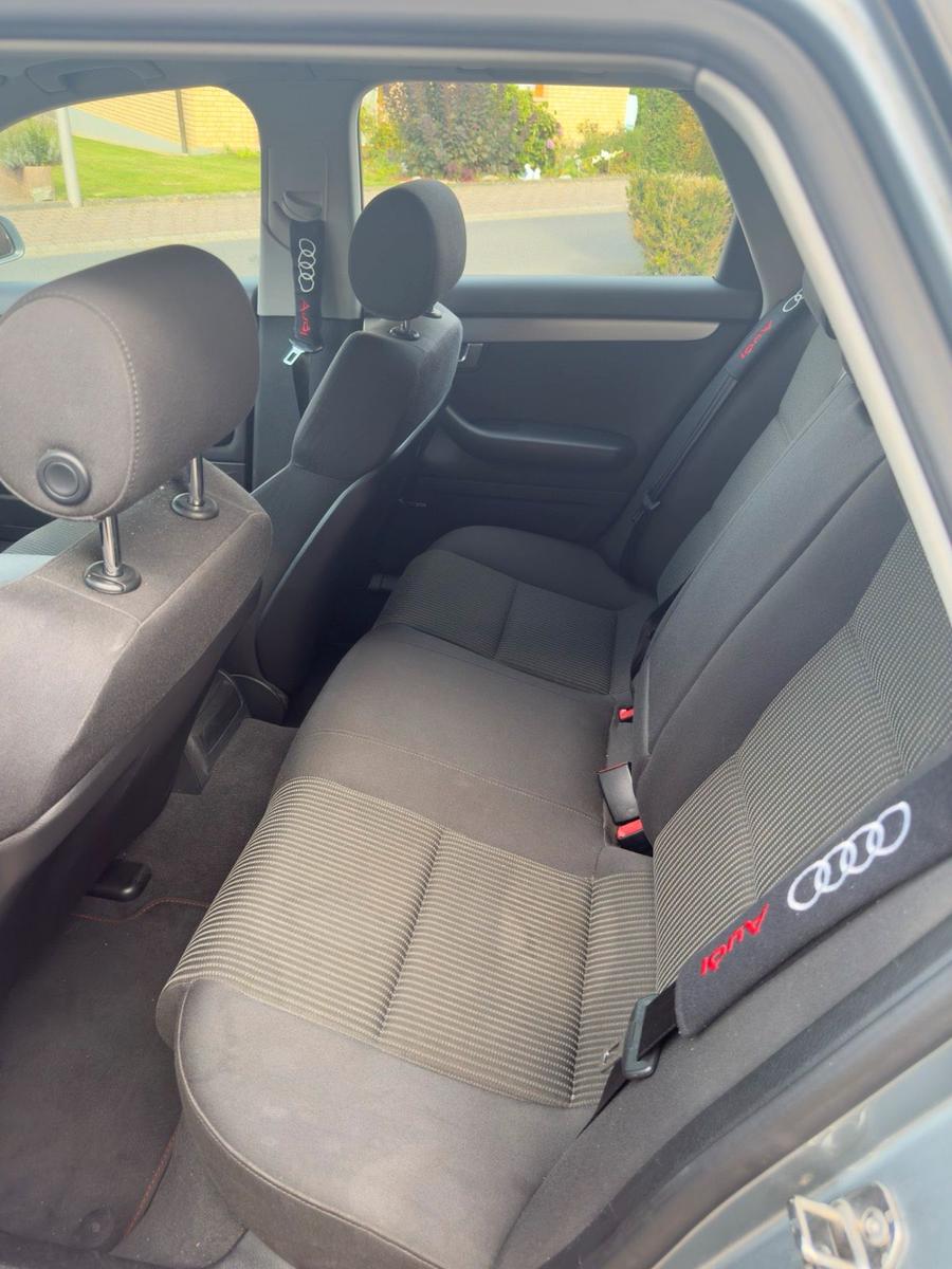 Audi A4 2006 — photo 12