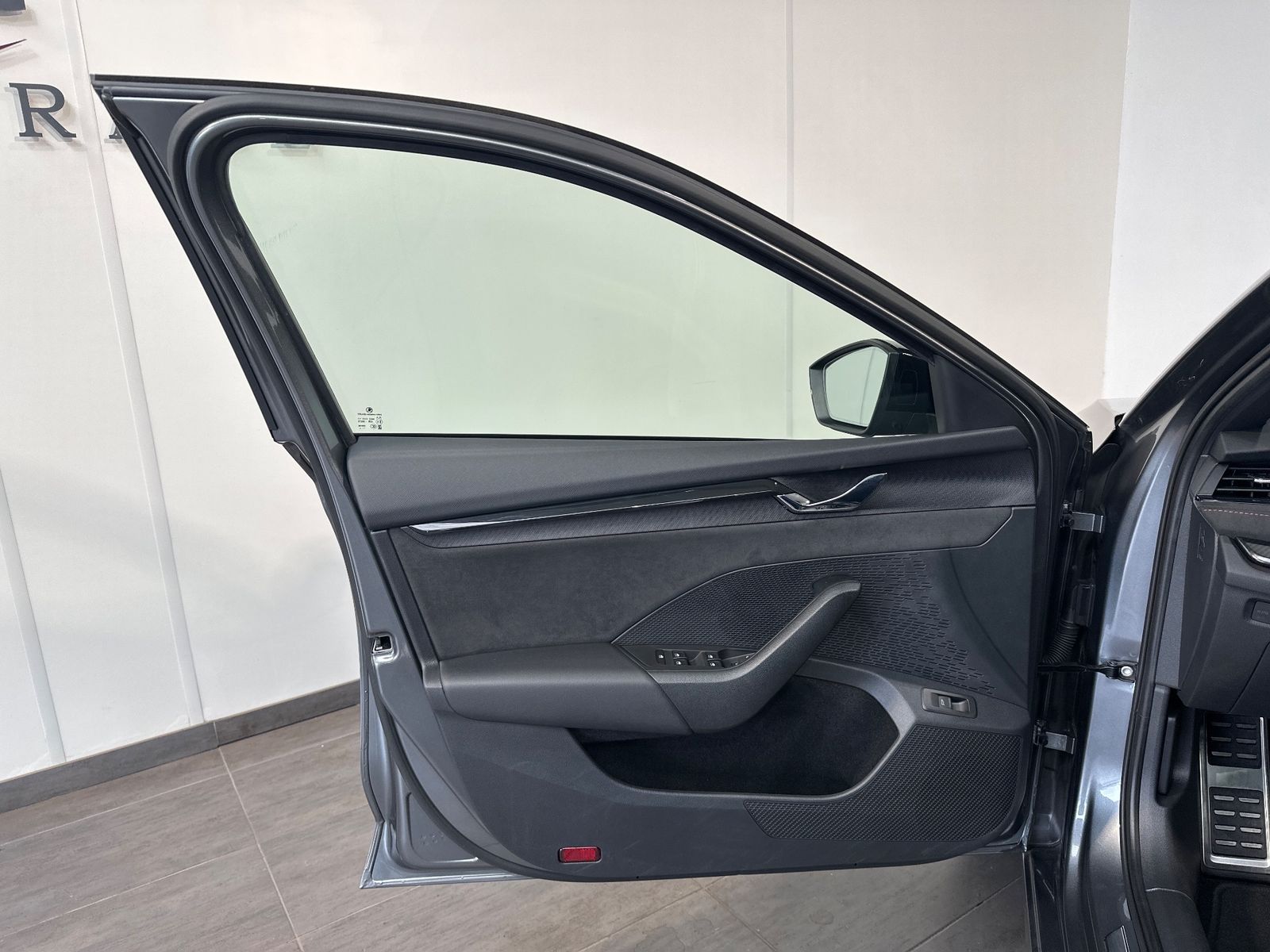 Fahrzeugabbildung SKODA Octavia Combi 2.0 TDI DSG 4x4 RS NAV+LED+PANO