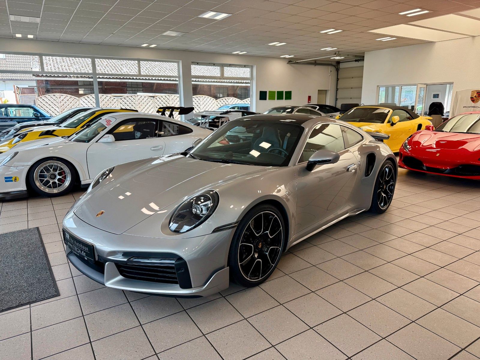 Fahrzeugabbildung Porsche 911 992 Turbo S LIFT/SportDesign/Glasdach/ACC