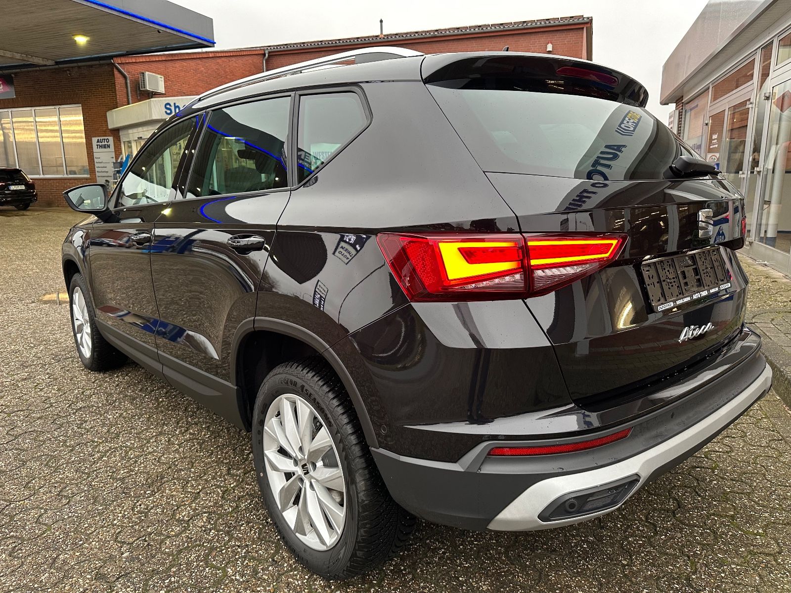 Fahrzeugabbildung SEAT Ateca 1.5 TSI Style DSG AHK/Navi/ACC/SHZG/LED