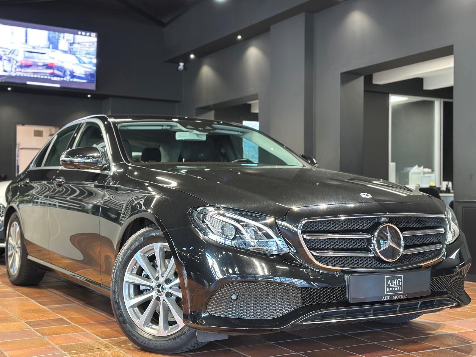 Mercedes-Benz E 220 LIMOUSINE AVANTGARDE DISTRONIC COMAND 360° foto 10