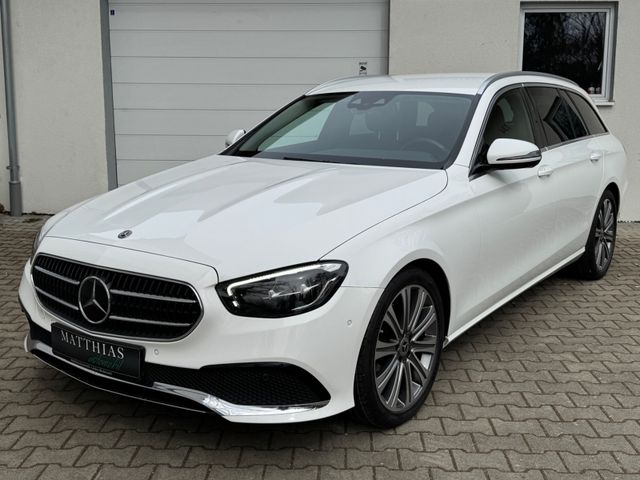 Mercedes-Benz E 220d T-Modell 4Matic/Widescreen/AHK/Leder/1.Ha