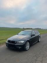BMW 325d E91 TÜV neu M57 AHK 8F - BMW 325 aus 2009 mit Diesel-Antrieb: Kombi