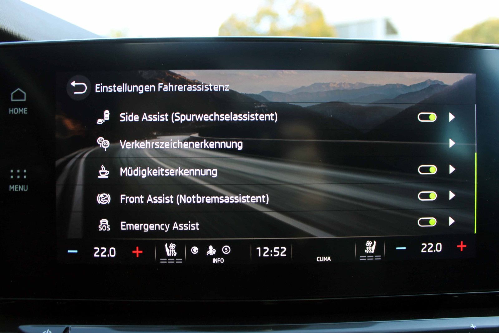 Fahrzeugabbildung SKODA Octavia Combi Style 2.0TDI DSG AHK PANO KAM HUD