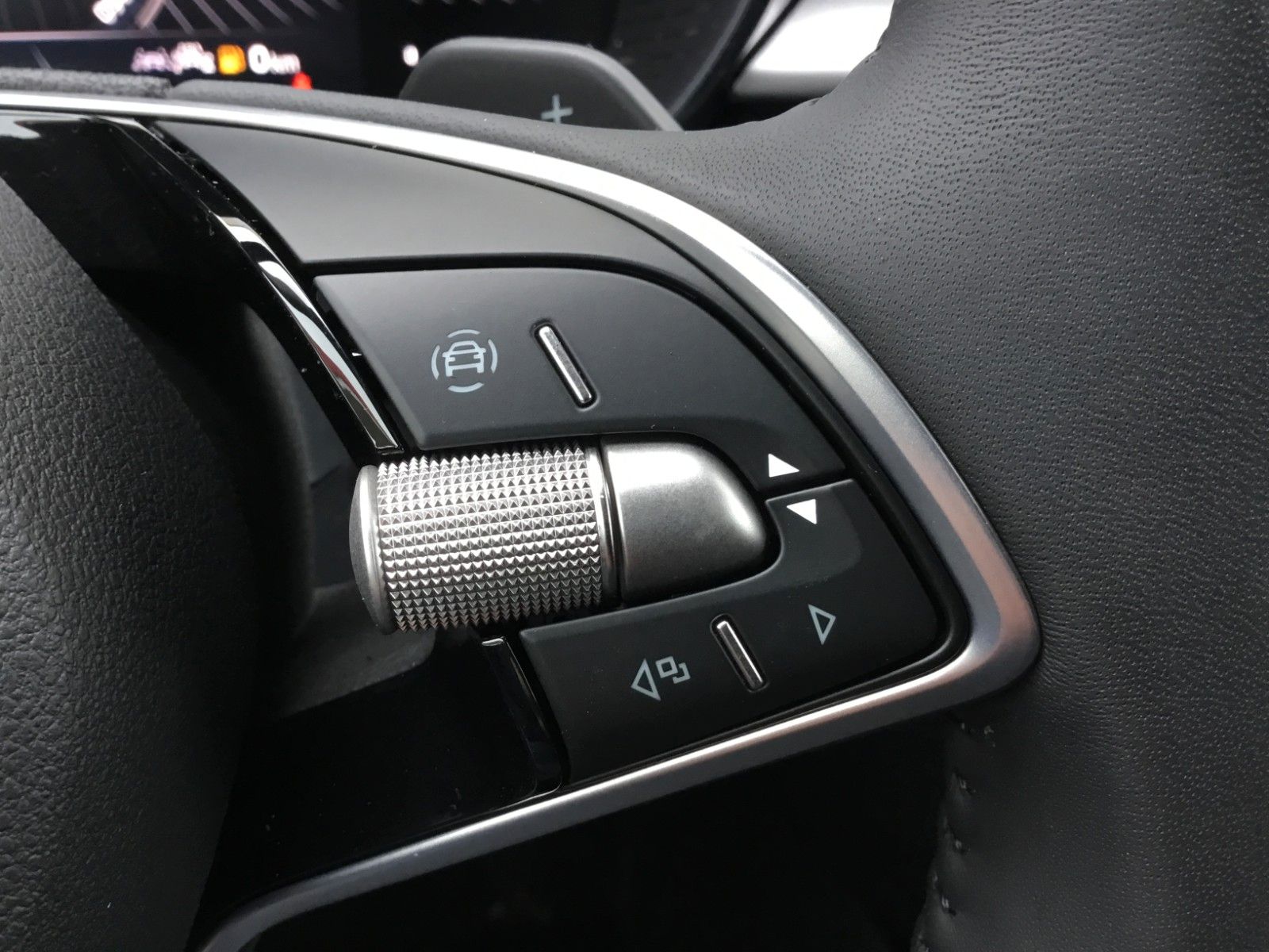 Fahrzeugabbildung SKODA Fabia 1.0l TSI DSG Selection+15"+LED+Sitzheizung