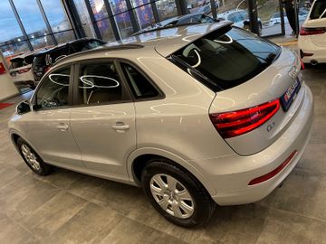 Audi Q3 2.0 TFSI quattro *1.HAND*AHK*BI-XENON*PDC*