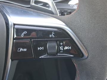 2025 AUDI RS6 — миниатюра 21