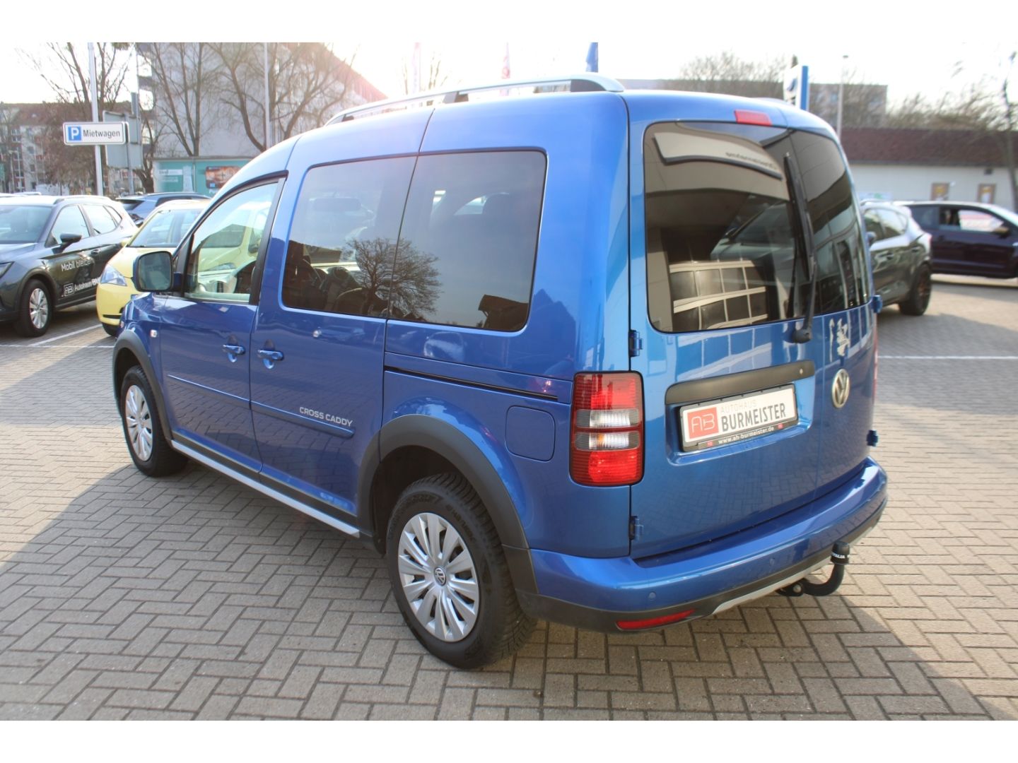 Fahrzeugabbildung Volkswagen Caddy Kombi Cross BMT AHK-abnehmbar Mehrzonenkli