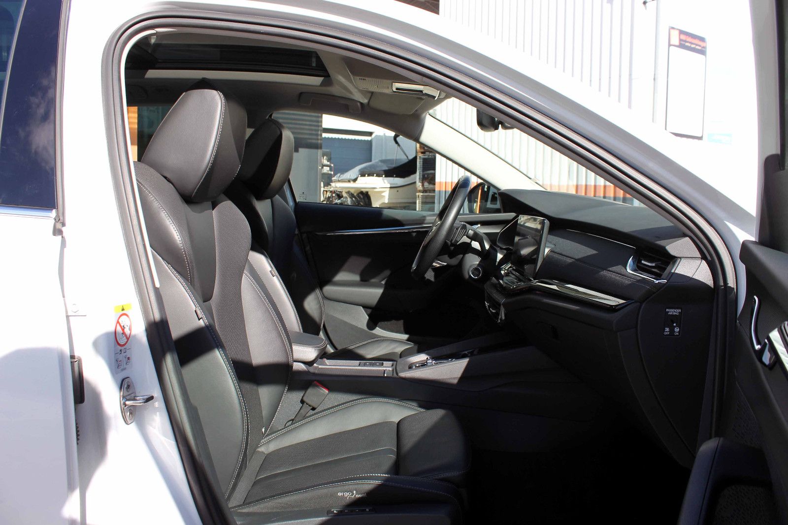 Fahrzeugabbildung SKODA Octavia Combi Style 2.0TDI DSG AHK PANO KAM HUD