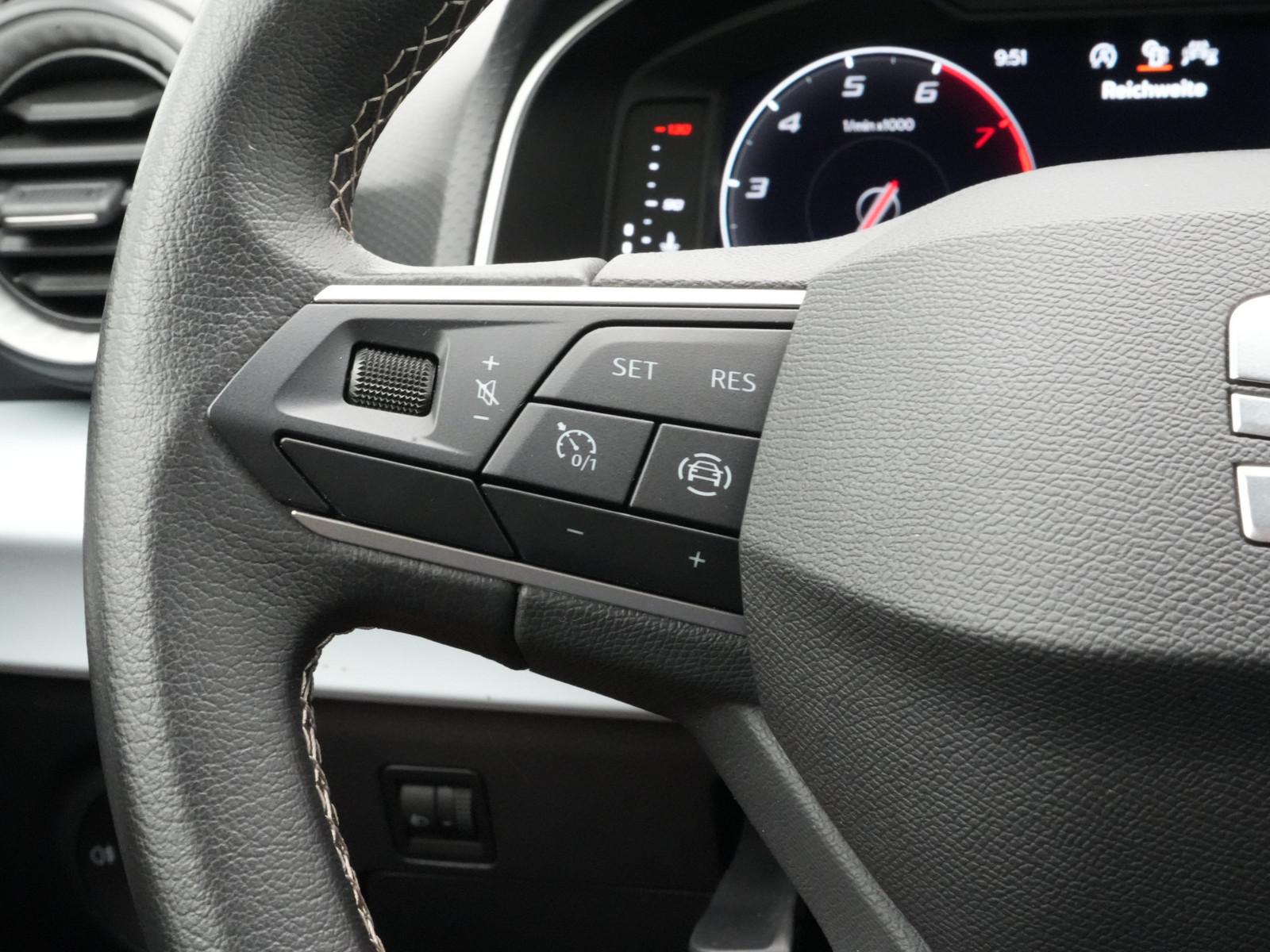 Seat Arona Style Edition DSG VIRT CARPLAY KAM PDC LED