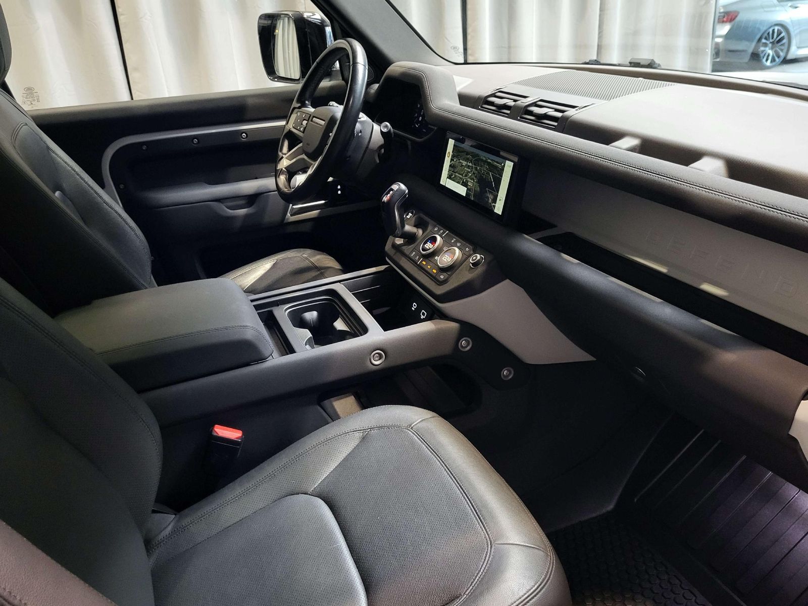 Land Rover Defender 3.0d 90 SE *Navi| LED| Pano| Kamera* foto 18