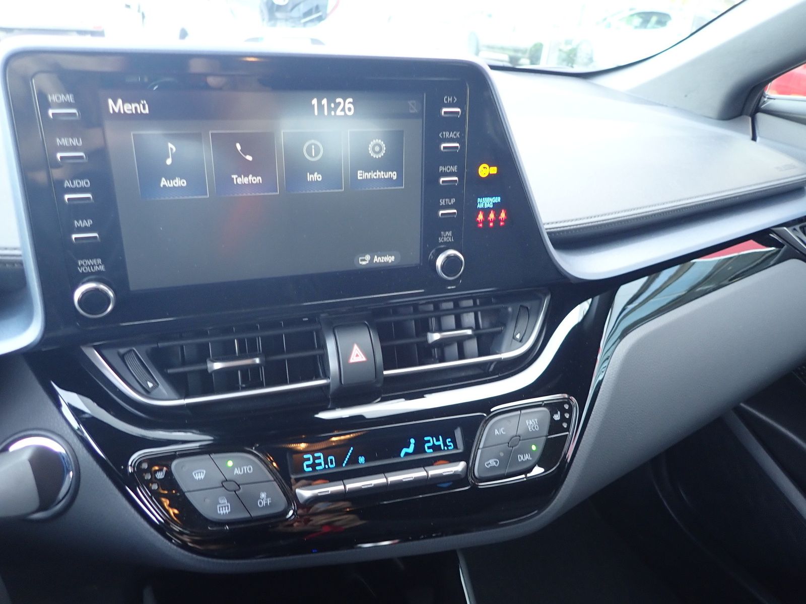 Fahrzeugabbildung Toyota C-HR Hybrid Team D / AHK / KAMERA