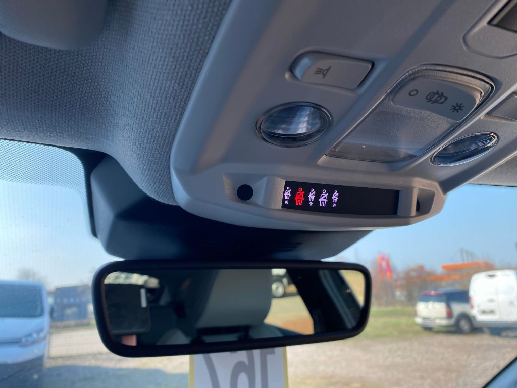 Fahrzeugabbildung Citroën C4 Hybrid 145 Automatik MAX *Winter- u. Techno-P