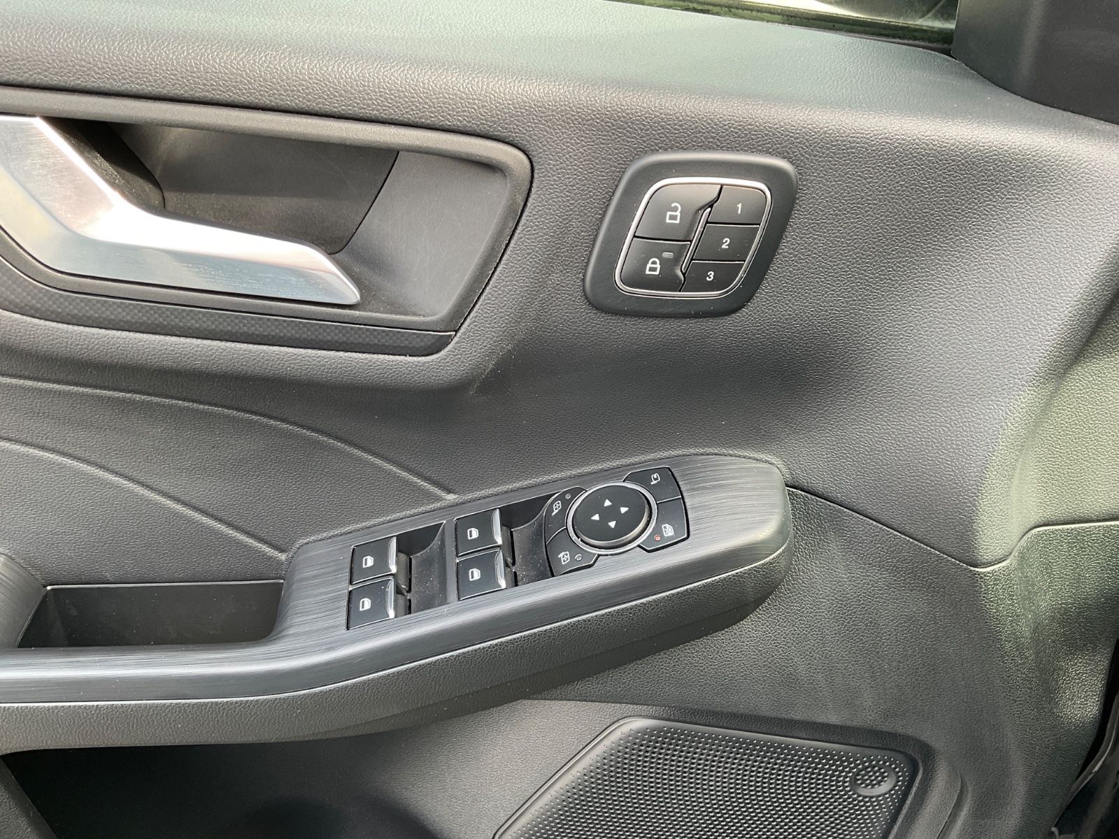 Fahrzeugabbildung Ford Kuga 1.5 EcoBoost ST-Line X,Navi,Kamera,Headup
