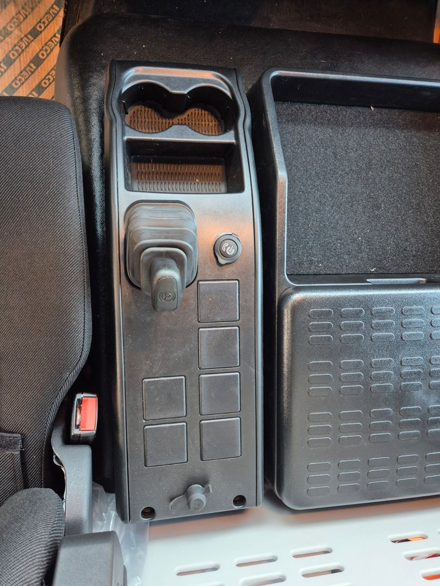 Fahrzeugabbildung Iveco Eurocargo ML160E28/P Carrier Supra 1250 LBW Tür