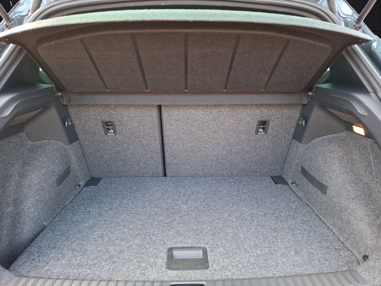 Fahrzeugabbildung SEAT Arona TSI FR-Line DSG LED Navi AID ACC RFK SH LM