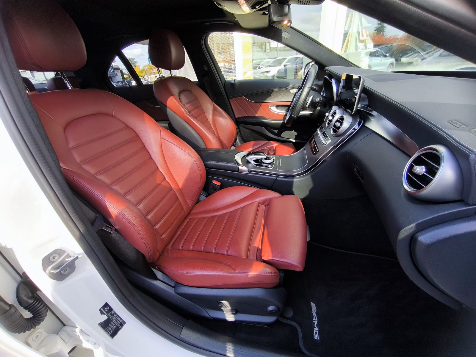 Fahrzeugabbildung Mercedes-Benz C 300e 9G 2X AMG Line >PANOR+NIGHT+NAVI+LED+SHZ+