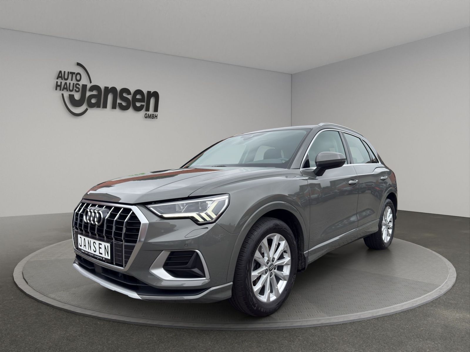 Audi Q3 - 1