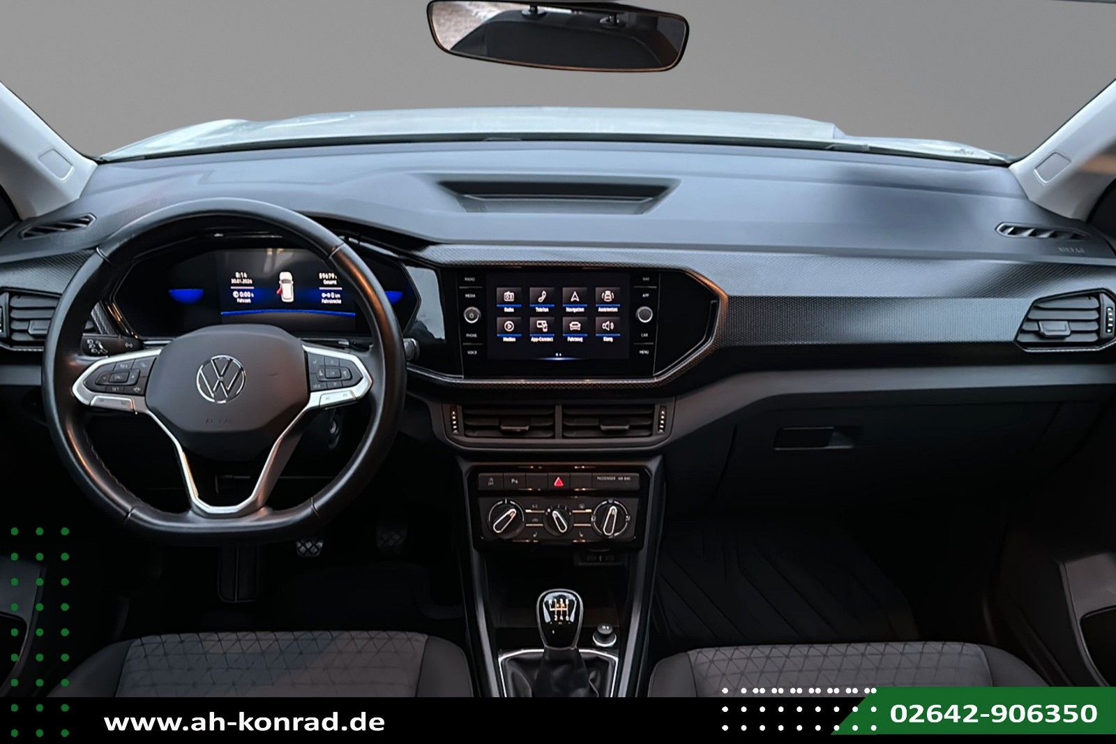 Fahrzeugabbildung Volkswagen T-Cross 1.0 TSI Life*NAVI*RCAM*SITZHZNG*