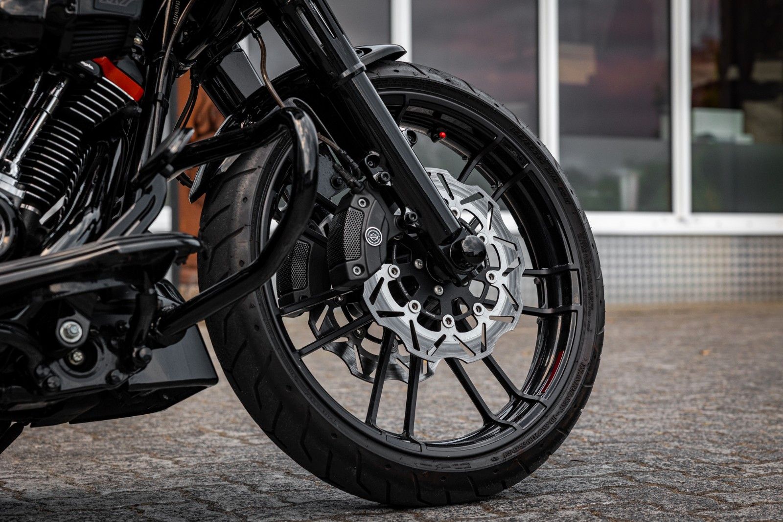 Fahrzeugabbildung Harley-Davidson CVO ROAD GLIDE 117 FLTRXSE - Kesstech -